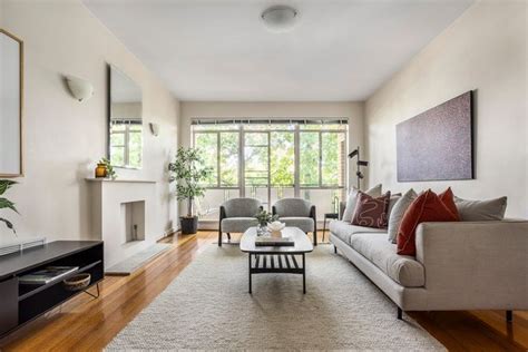 939 Properties for sale in Toorak, VIC, 3142.